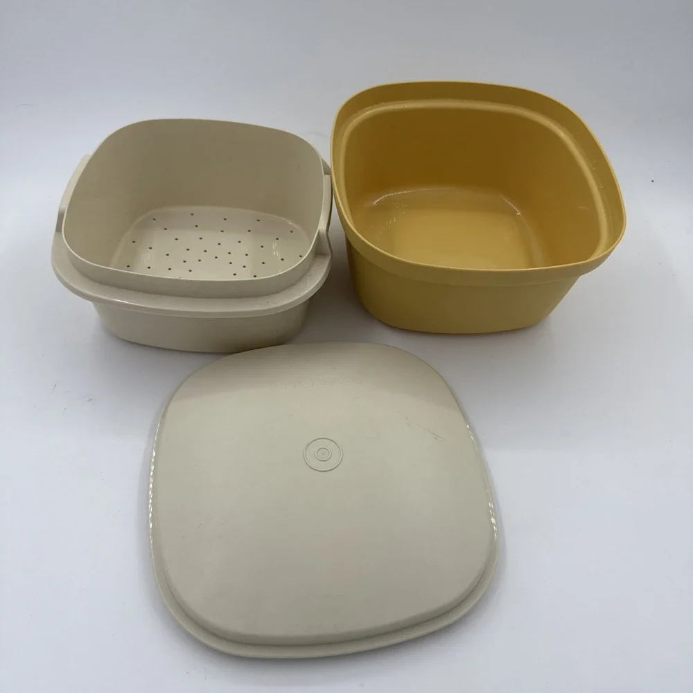 VINTAGE 3 PIECE GOLD MICROWAVE SQUARE STEAMER 887, 888, 889 GOOD CONDITION